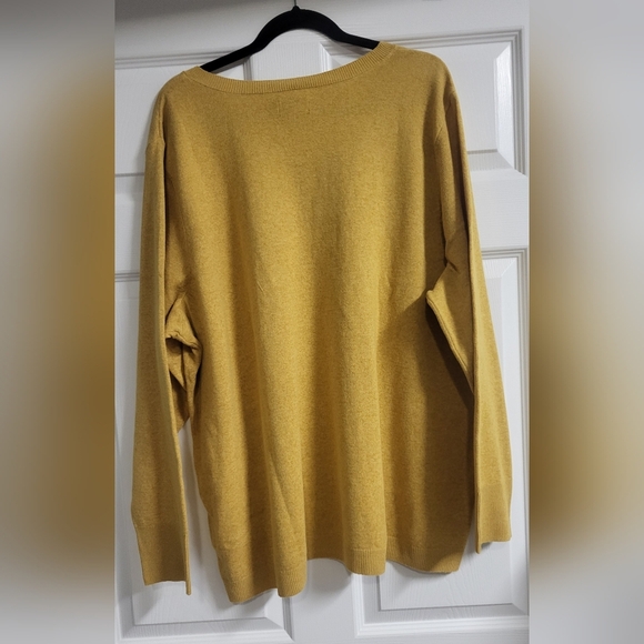 Croft & Barrow - NWT-Womens Mustard Yellow V-Neck Sweater - Size 3X - Picture 3 of 4